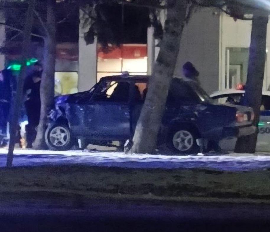 Четыре человека пострадали в ночном ДТП на улице Васильева в Бийске