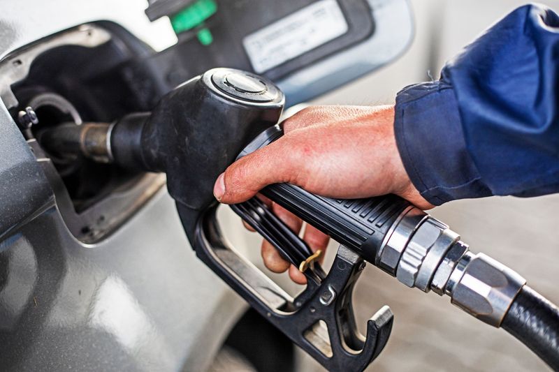 Бийск продолжает удерживать лидерство по ценам на топливо в Алтайском крае