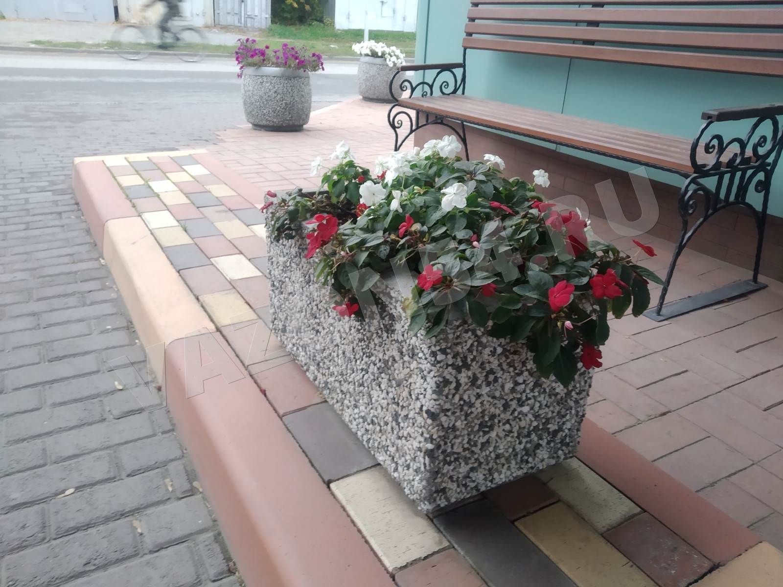 Преимущества бетонных вазонов