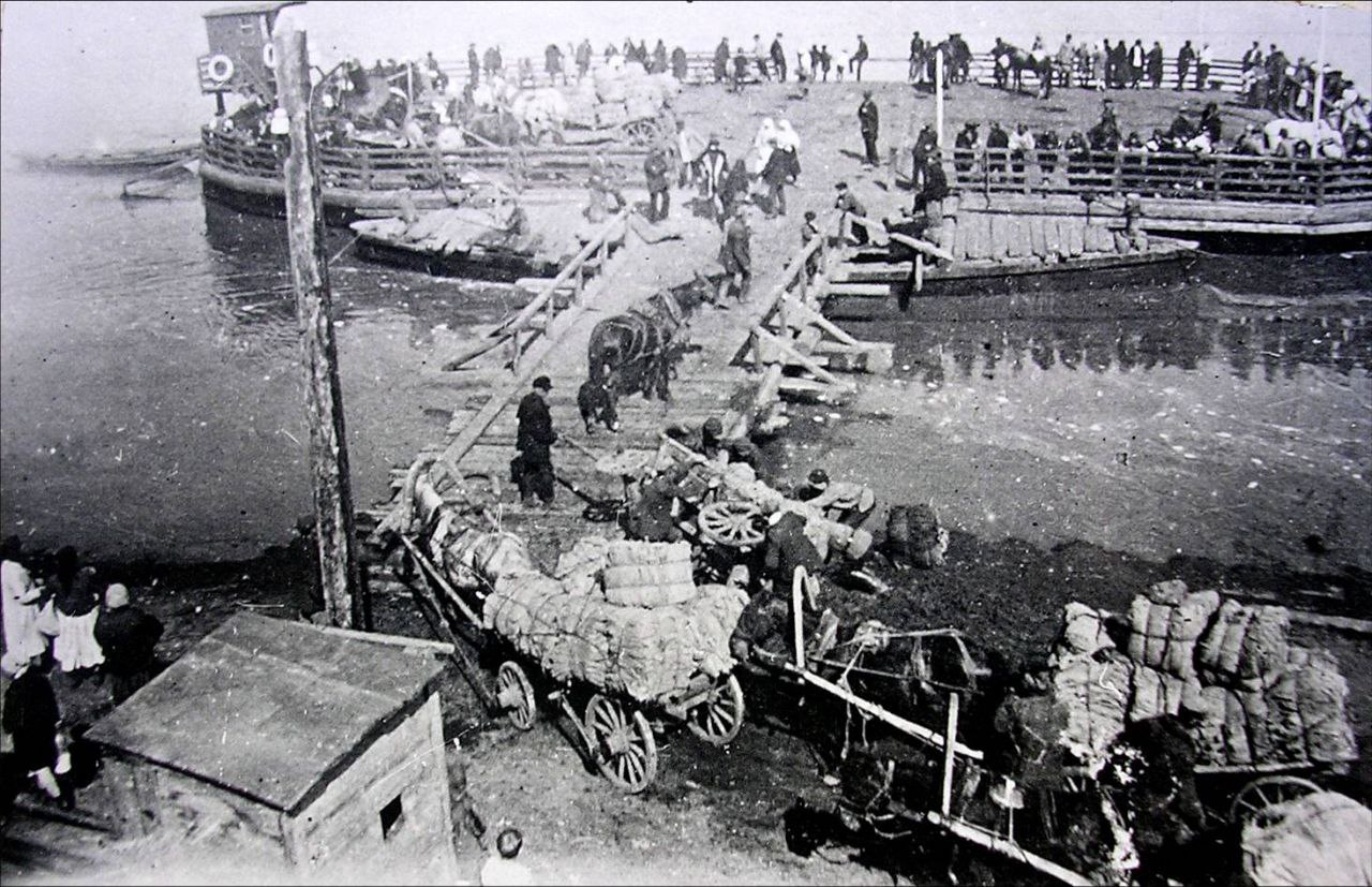 Бия: река, которая начинается с моста