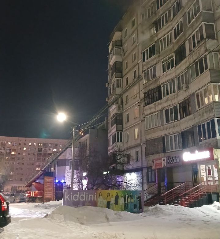 В Бийске в девятиэтажке на улице Советской спасены 10 человек