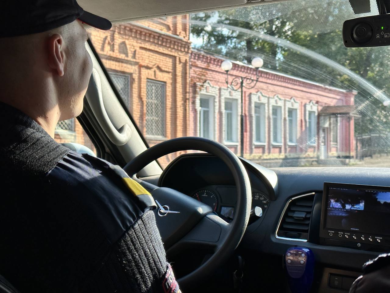 Полиция Бийска оперативно задержала грабителя-рецидивиста с методами "из 90-х"