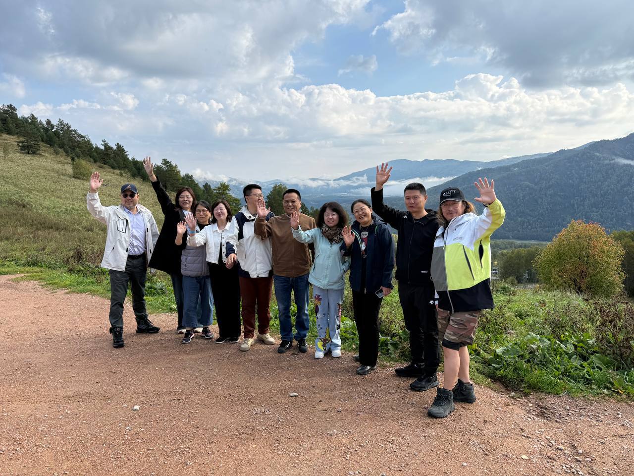 Делегация китайских туроператоров и блогеров приехала на Алтай