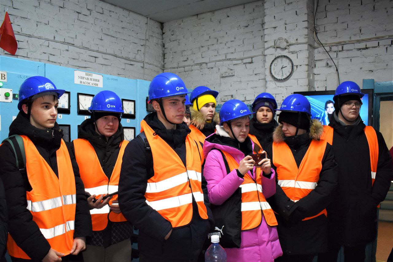 Бийские энергетики познакомили школьников с работой насосной станции