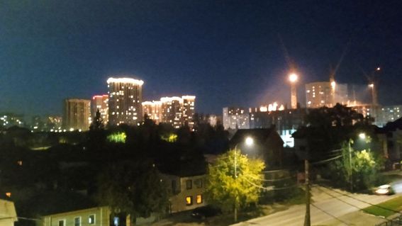 В Бийске новостройки начинают светиться в темное время суток