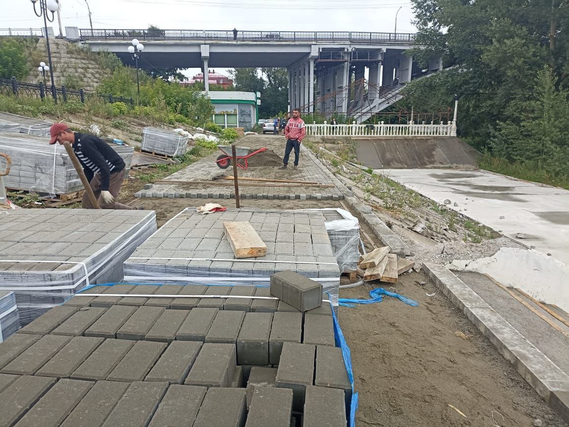 В Бийске заканчиваются работы в парке Победы