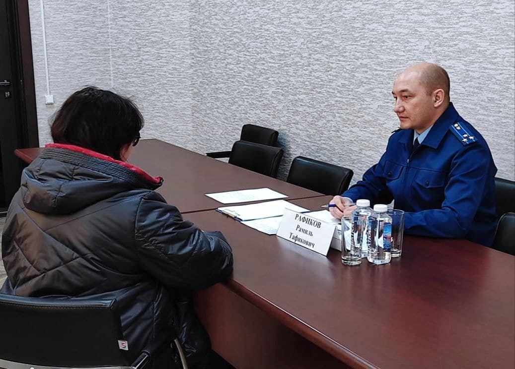 Бийчане пожаловались заместителю прокурора Алтайского края на состояние дорог