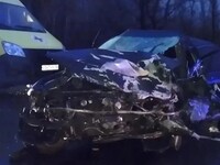 Два человека пострадали при лобовом столкновении на трассе Бийск — Белокуриха