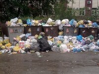 Бийск тонет в мусоре: горожане жалуются на свалки у контейнерных площадок