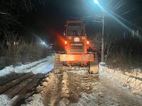 В Бийске дорожники усилили работу по уборке снега